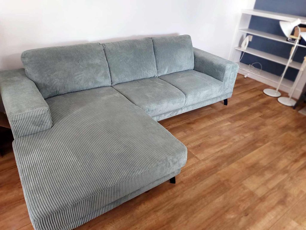 Grijze kleine hoekbank kopen - compact bankstel ribstof - Artichoke - klant foto