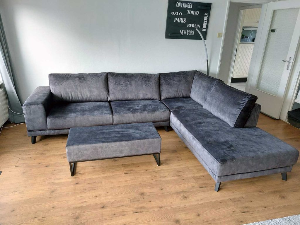 Grote hoekbank Velvet - donkere velours bank - Dark Puce - klant foto